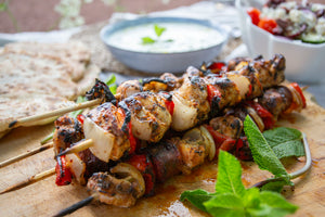 Chicken kebabs with white onion and Romano red peppers